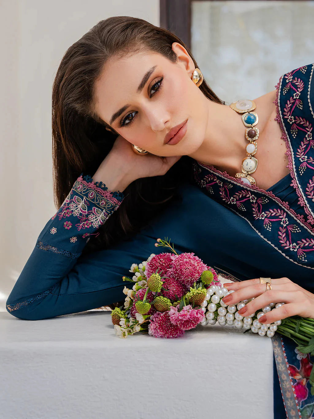 IZEL-3PC LAWN EMBROIDERED SHIRT WITH CHIFFON PRINTED DUPATTA AND TROUSER-BIC-4846 Asasay Fakhir