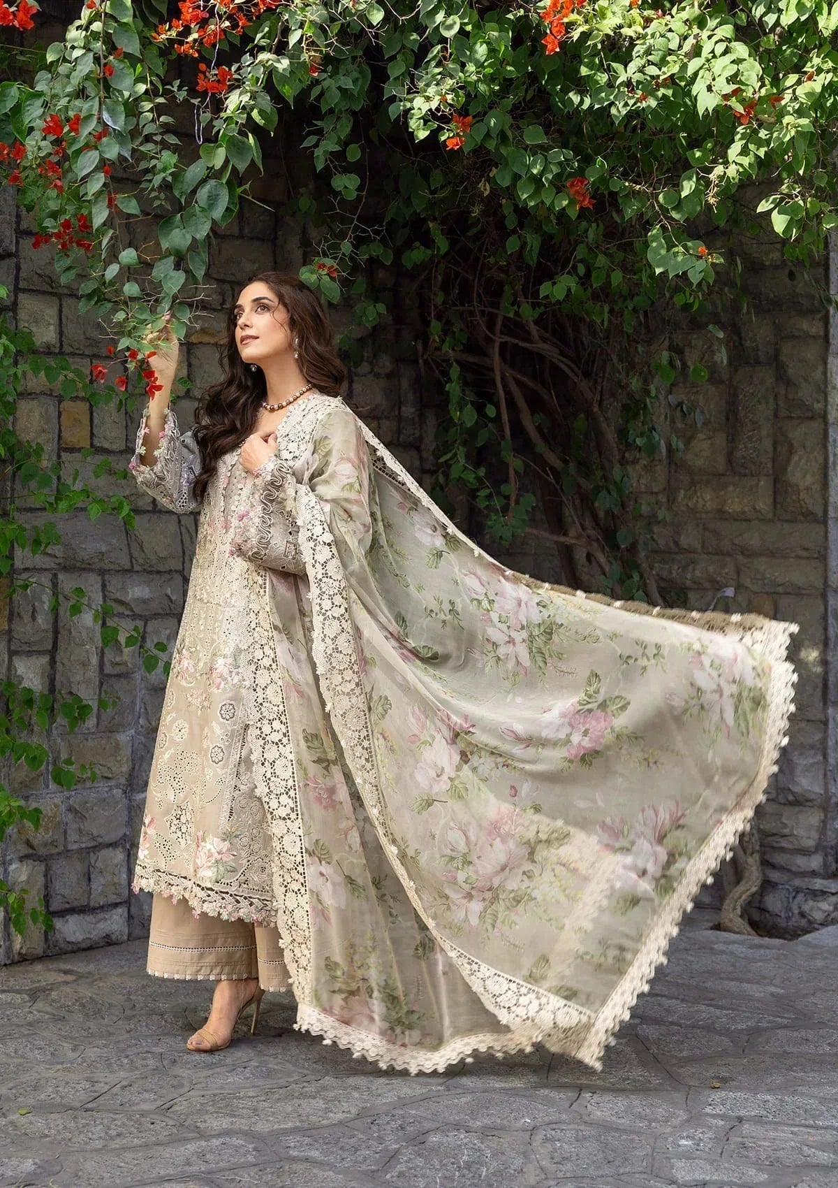 ELAF-3PC LAWN EMBROIDERED SHIRT WITH CHIFFON PRINTED EMBROIDERED DUPATTA AND TROUSER-BIC-4808 Asasay Fakhir