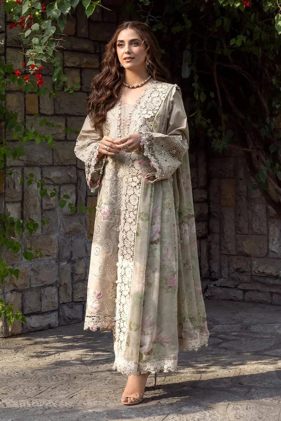 ELAF-3PC LAWN EMBROIDERED SHIRT WITH CHIFFON PRINTED EMBROIDERED DUPATTA AND TROUSER-BIC-4808 Asasay Fakhir