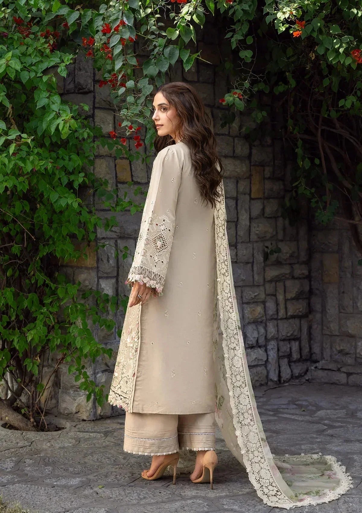ELAF-3PC LAWN EMBROIDERED SHIRT WITH CHIFFON PRINTED EMBROIDERED DUPATTA AND TROUSER-BIC-4808 Asasay Fakhir