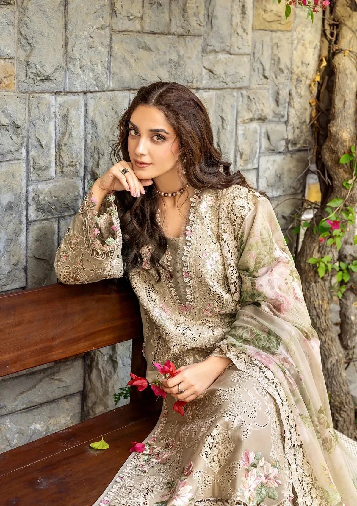 ELAF-3PC LAWN EMBROIDERED SHIRT WITH CHIFFON PRINTED EMBROIDERED DUPATTA AND TROUSER-BIC-4808 Asasay Fakhir
