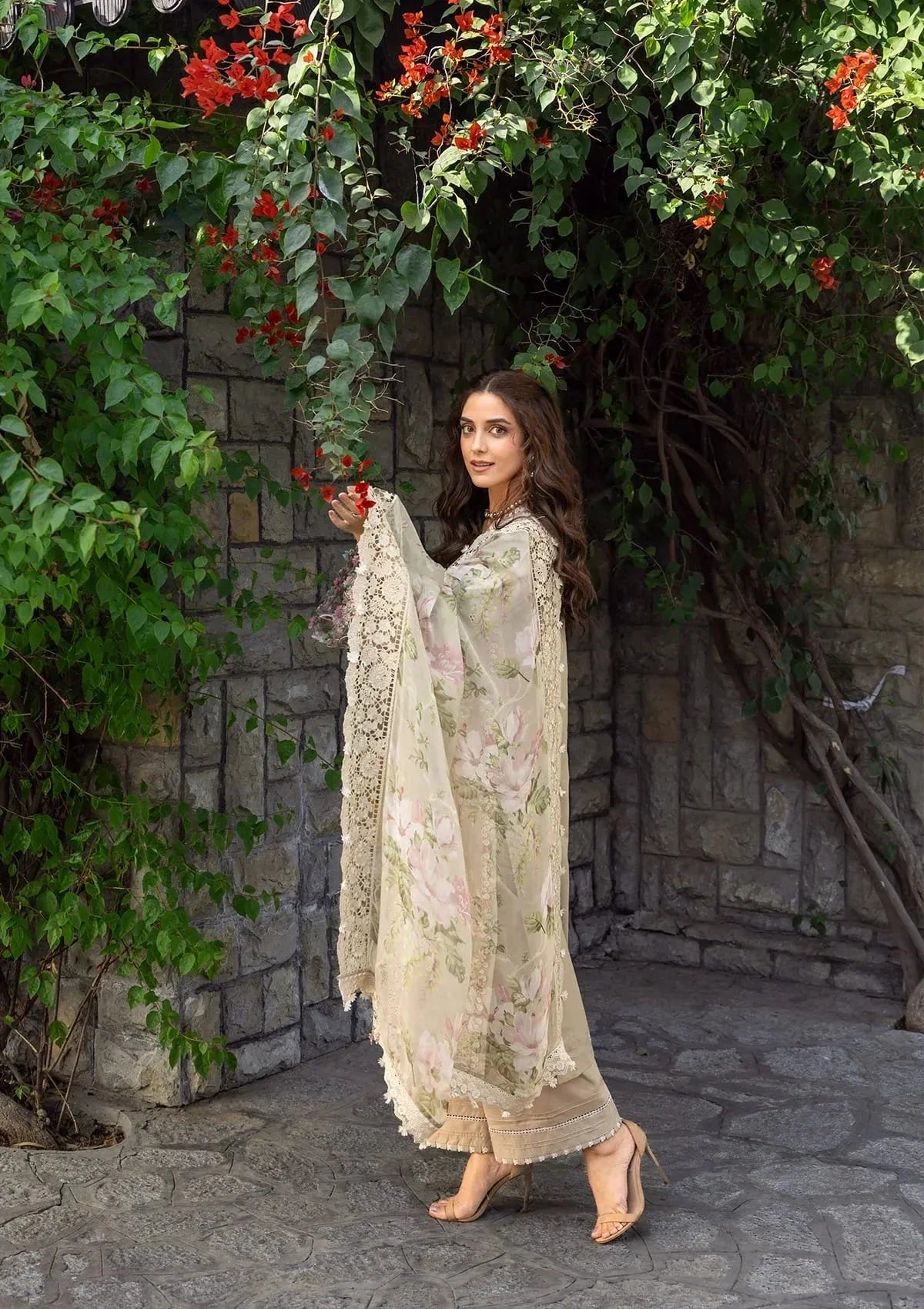 ELAF-3PC LAWN EMBROIDERED SHIRT WITH CHIFFON PRINTED EMBROIDERED DUPATTA AND TROUSER-BIC-4808 Asasay Fakhir