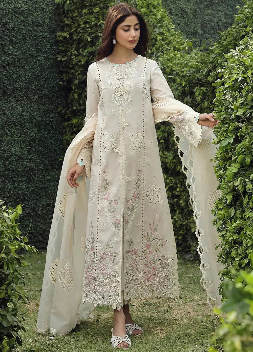 QALAMQAR-3PC LAWN CHIKAANKARI EMBROIDERED SHIRT WITH KHAADI NET EMBROIDERED DUPATTA AND TROUSER -BIC-4730 Asasay Fakhir