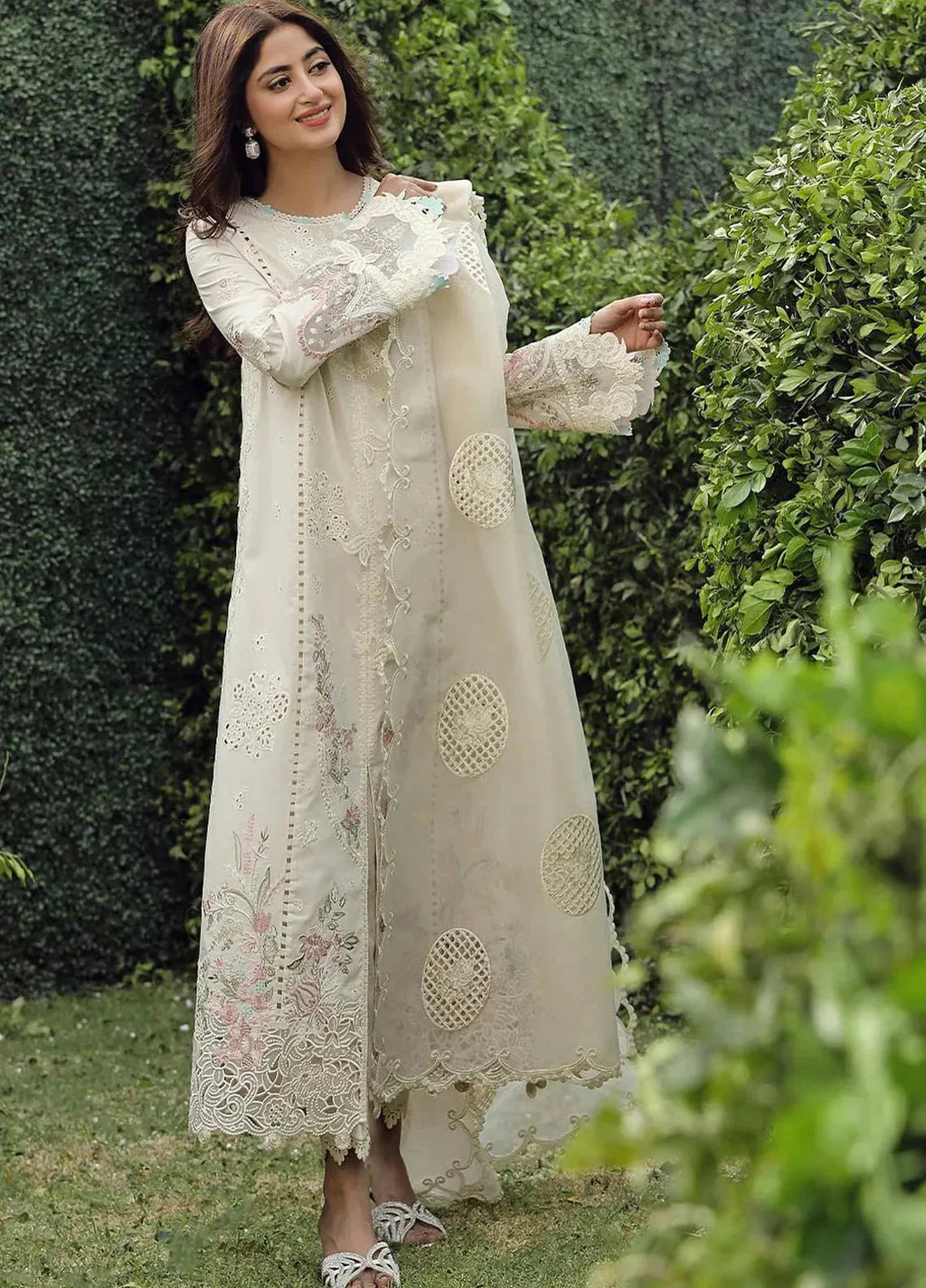 QALAMQAR-3PC LAWN CHIKAANKARI EMBROIDERED SHIRT WITH KHAADI NET EMBROIDERED DUPATTA AND TROUSER -BIC-4730 Asasay Fakhir