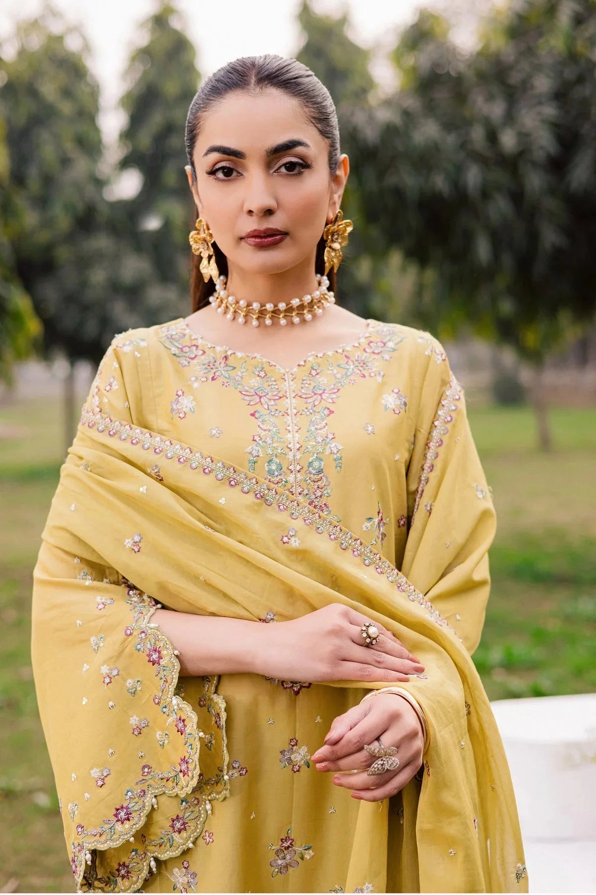 BATIK-3PC LAWN EMBROIDERED SHIRT WITH CHIFFON EMBROIDERED DUPATTA AND TROUSER-BIC-4816 Asasay Fakhir